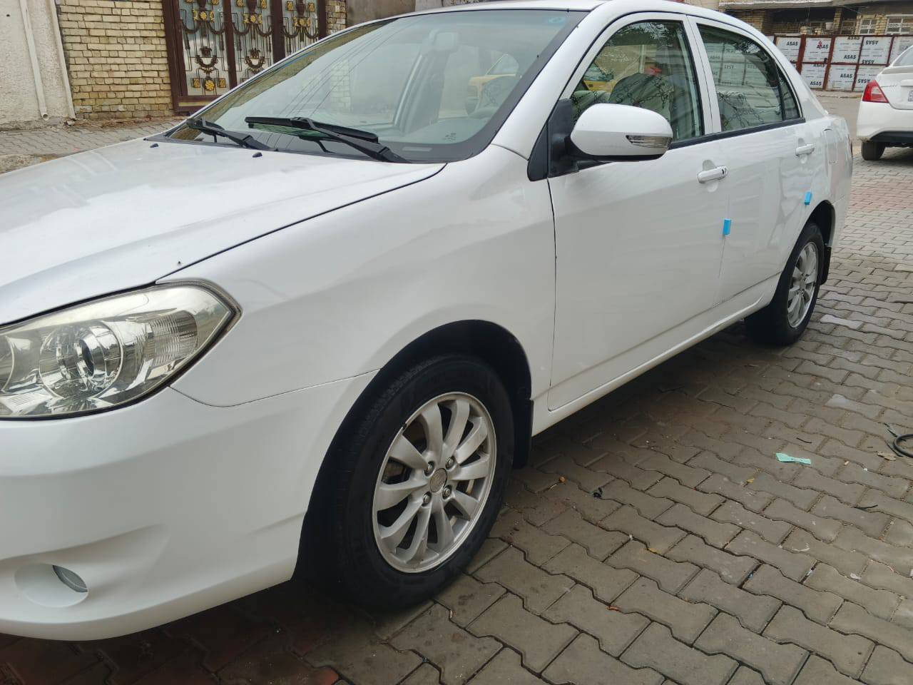 سلام عليكم عندي بيوايدي البيع مديل 2013 مكفولة كفالة عامة سياره رقم نكليزي بغداد  بسمي سيارة جديدة جدن سعر 64 الهاتف ***********
