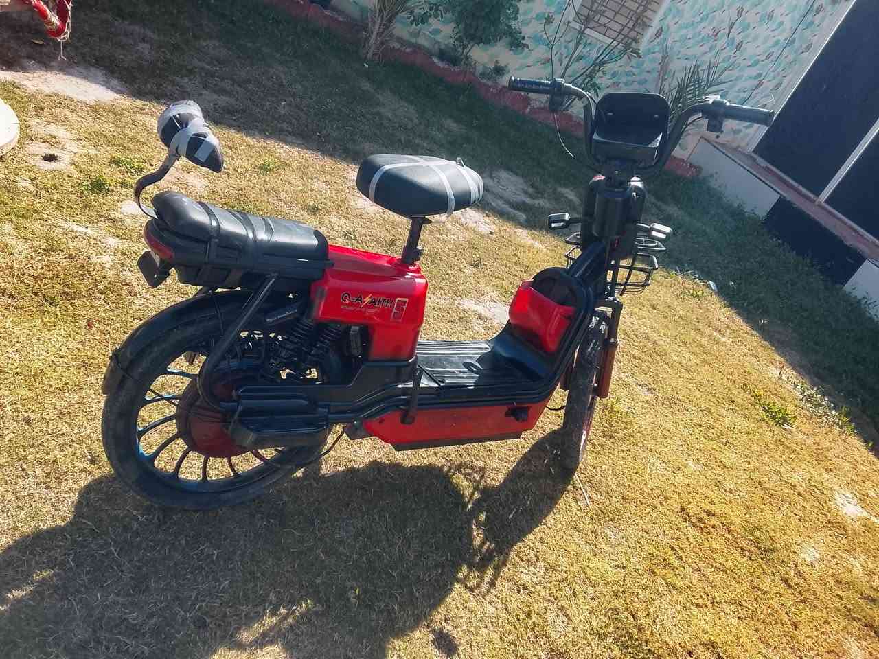 السلام عليكم بايسكل شحن للبيع عنوان بابل جبله 
***********
