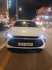 عندي بي واي دي 2025 ماشية ٤٠٠٠ الف رقم  بغداد سيارة جدا نظيفة بعدها نظ...