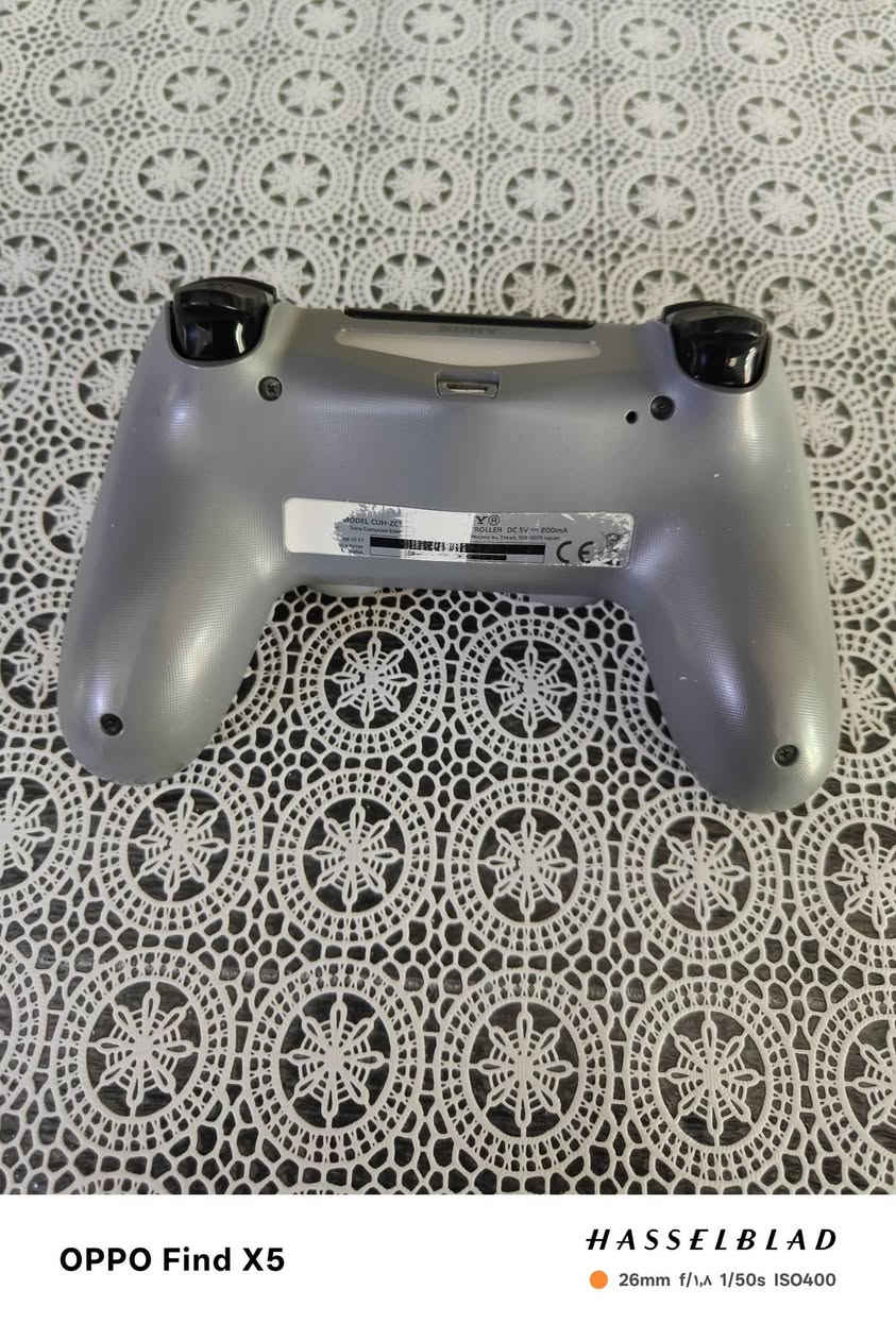 يدة ps4نسخة خاص ذكري 20سنة بلايستيشن
سعر 65الف


**إذا كنت صاحب هذا الإعلان وتريد حذفه لأي سبب، رجاءا أرسل رسالة إلى الدعم الفني**