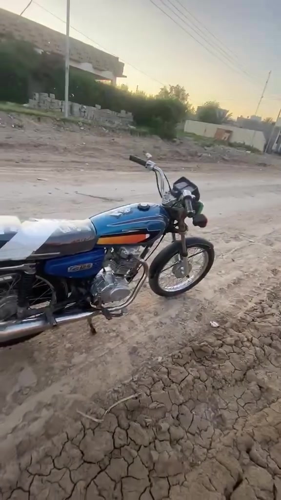 سلام عليكم شباب دراجه نامه موديل 23 محرك مفتوح مبدل ولفات السعر 300 وبيها مجال لشراي اتصل عل رقم 
***********
