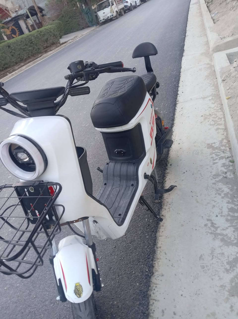 دراجه ار9نضيفه بصمه اسويج شغاله سرعه 77حقيقي العلوان منصور ابو جعفر الرقم التواصل***********4
