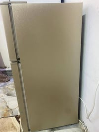 ثلاجة صغيرة • جرباية حديد • قابلة للتفاوض