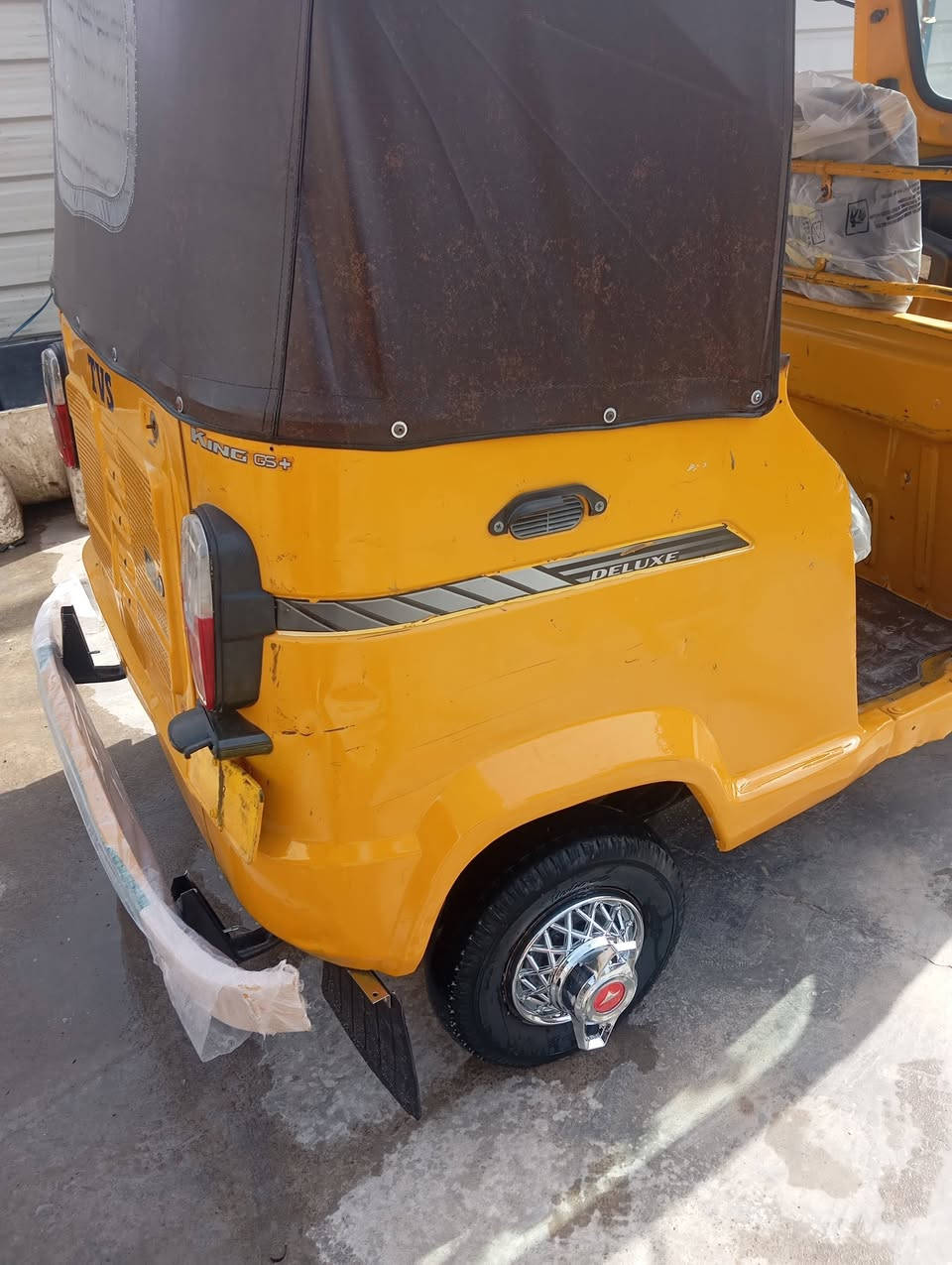 سلام عليكم تكتك للبيع موديل 20شهر10جاهزه كبل لشارع مكينه صار 5تيام من شديتهه يعني تبديله دهن وحده بدله ضفاير جدد لا خياس ولا ضربه التكتك اوراق جادر جديد  تراي 23مذب عليه ربع العنوان بغداد المحموديه  السعر 3750وبيهه مجال لشراي الرقم ***********
