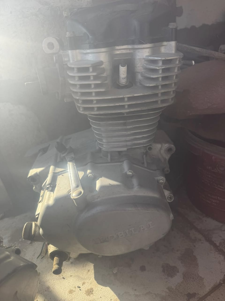 السلام عليكم شباب محركات 4كير للبيع ع الفحص والشد علينه سعر المحرك 100قفل مع الشد اشغله علا دراجتك مكانهن شارع السبيس مقابل المدرسه ***********وات ساب
