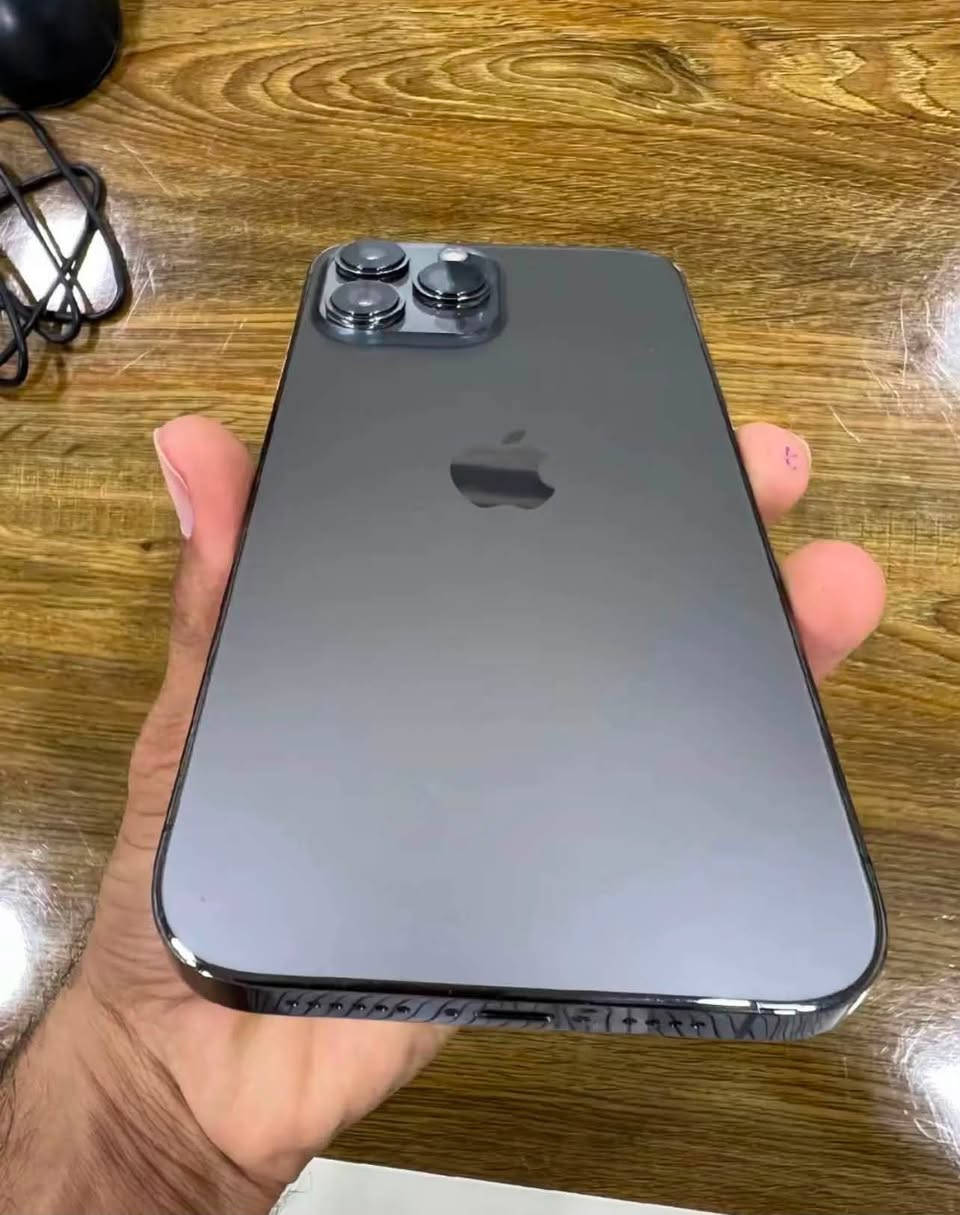 📱 iPhone 13 Pro Max

✅ مبدل شاشة
✅ البطارية أصلية (غير مبدلة)

كامره اماميه وخلفيه -صوت -اسبيكر -فس ايدي -كله شغال 

النضافه/1000

📞 للاتصال: ***********
💬 واتساب: ***********

📩 للمراوس أو البيع، راسلني.
