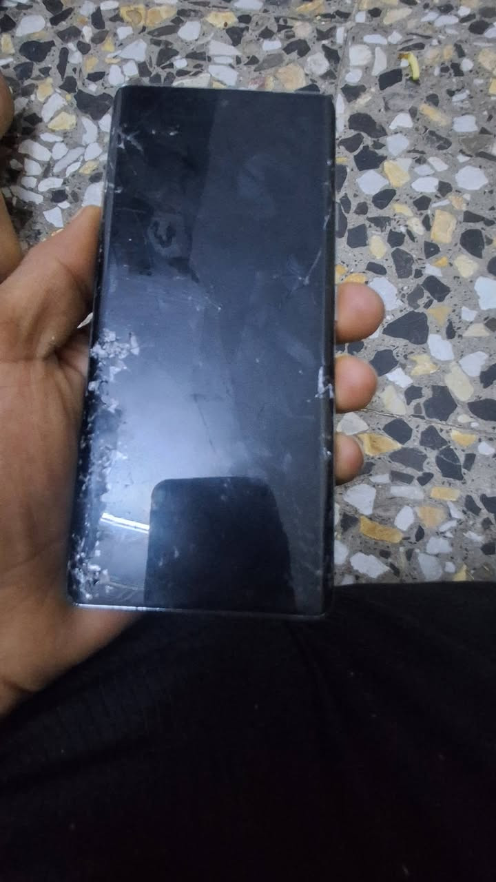 تكنو كامون 40برو فايف جي غني عن التعريف الجهاز بس شاشه يرادله  للبيع السعر 150 وبي مجال  جميع ملحقاته ويا كارتونه وشاحن مالاته العنوان سبع قصور  بس تبدله شاشه اصليه جهاز شغال


**إذا كنت صاحب هذا الإعلان وتريد حذفه لأي سبب، رجاءا أرسل رسالة إلى الدعم الفني**
