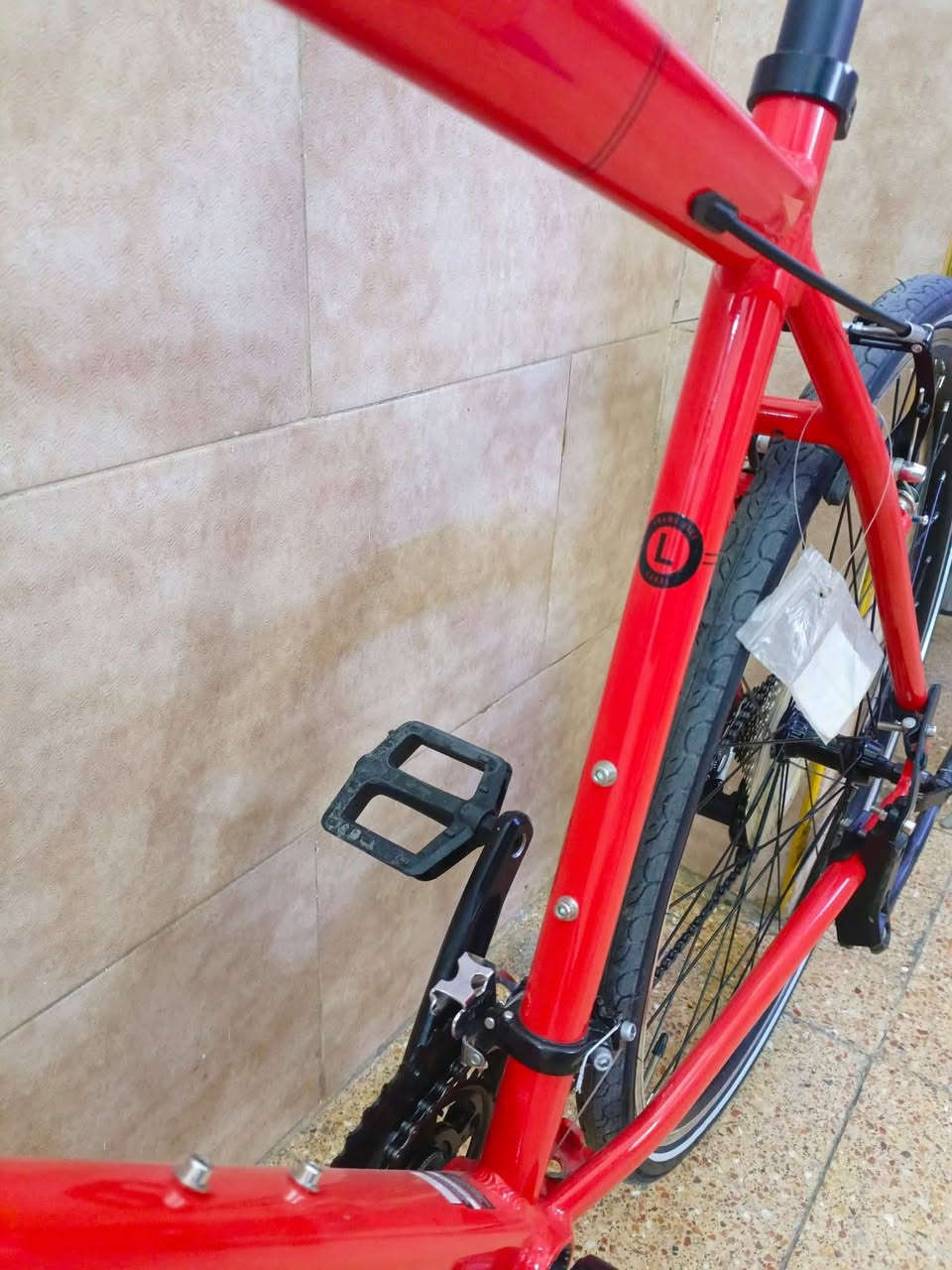 السلام عليكم شلون كباتن 🌄
يتوفر للبيع دراجة ماركة يونفيكا غنية عن التعريف🥰 😍 

قياس الفريم //لارج عالي ☺️🤗
فريم الدراجه// حديث وإيرات دفن بالكامل  😍🥰

عدد سرع الدراجة/ 8*2 🤗😘 
معدن  الدراجه//  فول المنيوم وزن خفيفف  🥰😍
 
ويالة الدراجه //   فول سلاسة ومتانة 🥰☺️

نظافه الدراجه 95*100💪🤗
سعر 225  الف وبيها مجال شراي يدلل 
***********
بغداد القاهرة قرب حلويات عدنان
