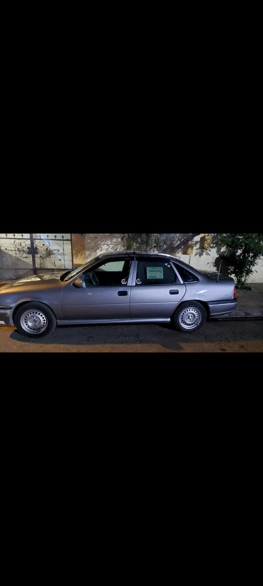 ببع مستعجل
فكترا حجم 20 كير اوتماتيك
سنويه جديده هزه جديده تحويل وكاله 

السياره مابيها نقوصات باتري جديد تايرات جدد قفل مركزي مسجل بلوتوث كهربائيات كلها شغاله   فتحة سقف كير ومكينه بشرط السياره نضيفه 

مكان اربيل سعرها 35 وبيها مجال مو شراي لا تتصل تعليقات ممتواجد 

*********** 

***********
