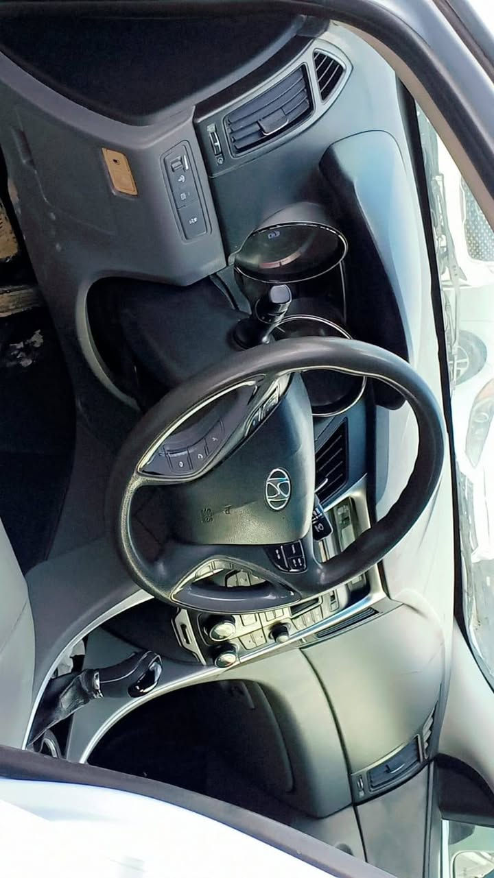 سوناتا موديل ١٤ وارد امريكي حادث بابين بدون دواخل سياره جاهزه من كلشي لون مميز مكانها حله بابل 
معرض الخفاجي لتجاره السيارات الحديثه 
للستفسار ***********
ترهم بمقدمه 70 ورقه والباقي قسط
