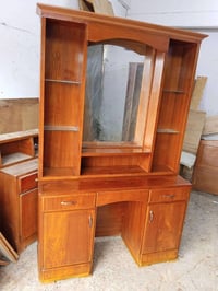 ميز تواليت • نضيف • موصل