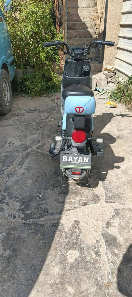 دراجه شحن لبيع أخو الجديد دراجه كامله مابيها أي نقص السعر ٣٠٠ وبيها مجال شي قليل للاستفسار الاتصال ع الرقم ***********
