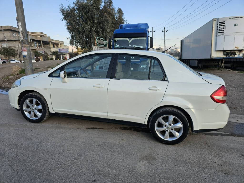 نیسان تیدا ٢٠٠٧ چوار جام کارەبا پێشوو دوای هیچ پیوەنیە لە سەر ساخی چوار پارچەی بۆیاخە ناو زەردە  تایەی تازەیە   تازە سەنەوی بە سەر چوە  ماڵی دۆستە 
٧٧ گەڵا 
شوین سیدسادق 
***********
*********** السليمانية, العراق
