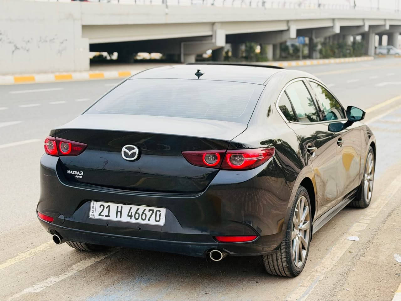 مازدا 3 بريميوم ❌
اعلى فئه فول للاخير 🔥 
موديل 2023 
اللون اسود 🖤

الضرر : اخو الكلين 
بالجاملغ الخلفي تعديل بارد 
وشبر بالصندوق صبغ 

رقم شاصي  : 3mzbpbdm1pm378054

واتساب +اتصال : *********** كركوك, العراق
