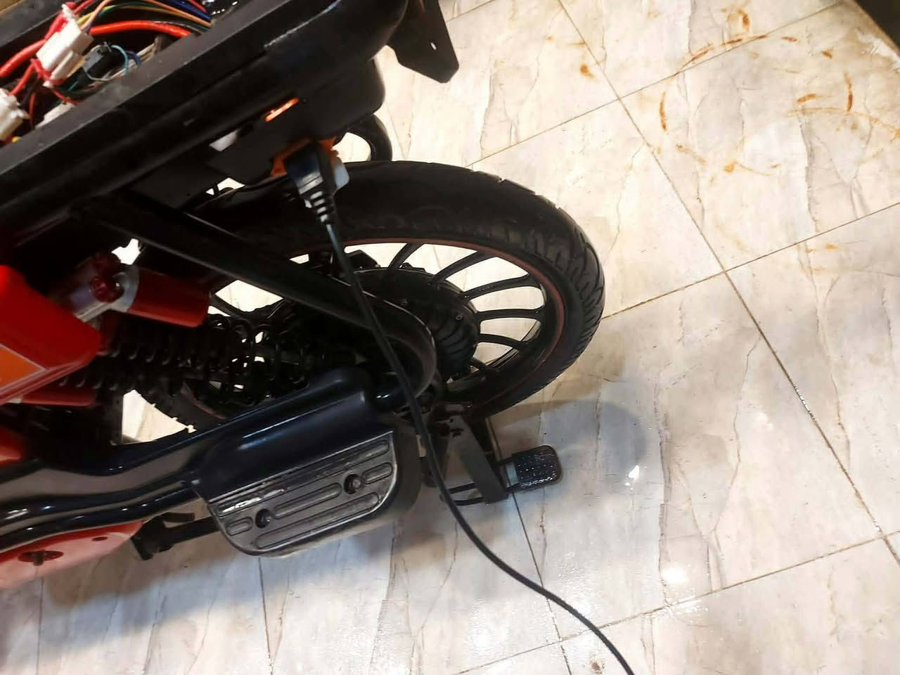 دراجة علشحن نقص بطاريات اطارات جديدة بريكات جديدة شاحنة اصلية كهربائيات كلها شغالة دراجة نظيفة الامرايات والبايدرات موجودات السعر 100 وبيها مجال بسيط للشراي


**إذا كنت صاحب هذا الإعلان وتريد حذفه لأي سبب، رجاءا أرسل رسالة إلى الدعم الفني**