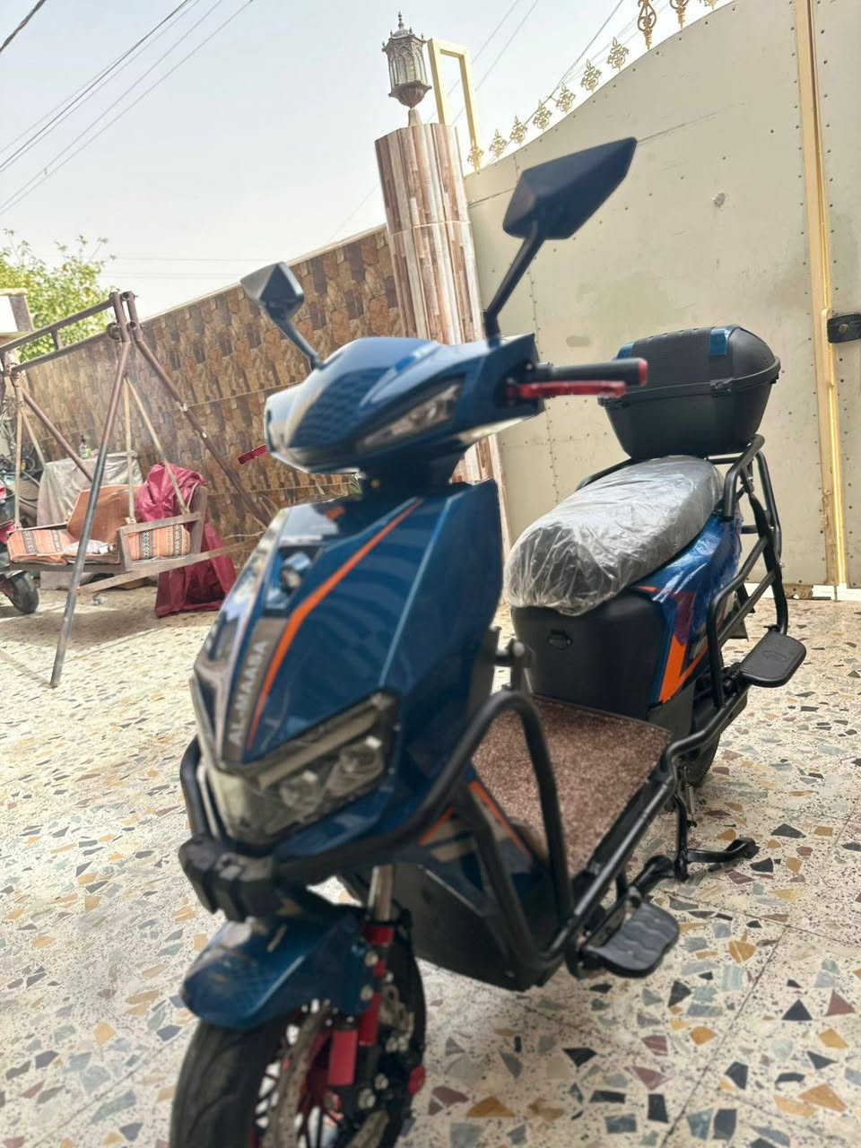 للبيع موطور شحن سكنس مدرع موطور نضيف وبطاريته فول وعلا فحص وكهربائياته كله شغاله
السعر 515 وبي مجال 
للتواصل ***********
