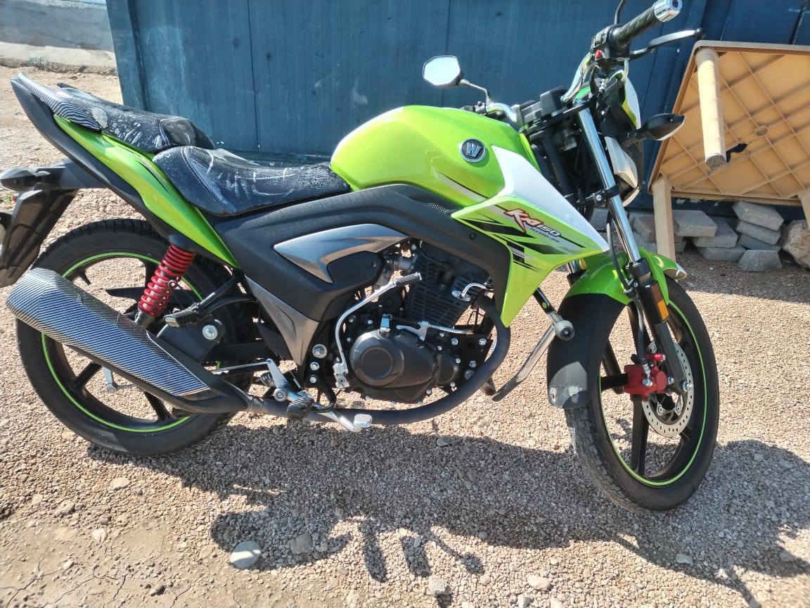 سلام عليكم ماطور هاوجي بعده جديد موديل 22مسجل سنويه سعره 2مليون و600وبي مجال بسيط  مكانه تميم 8شباط
ر قم تلفون *********** حياكم الله
