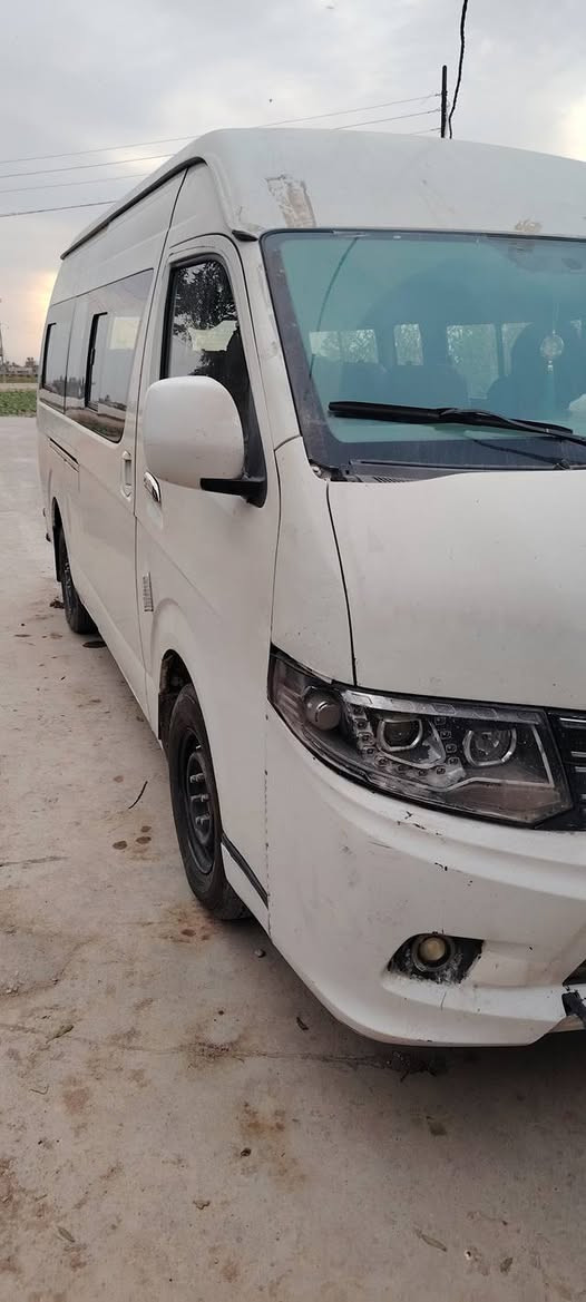 سياره باص باو للبيع سياره بيها خط موظفين محرك جمره مجفت جديد تخم تاير تبريد شغال  رايدها 110$ وبيها مجال  ***********
