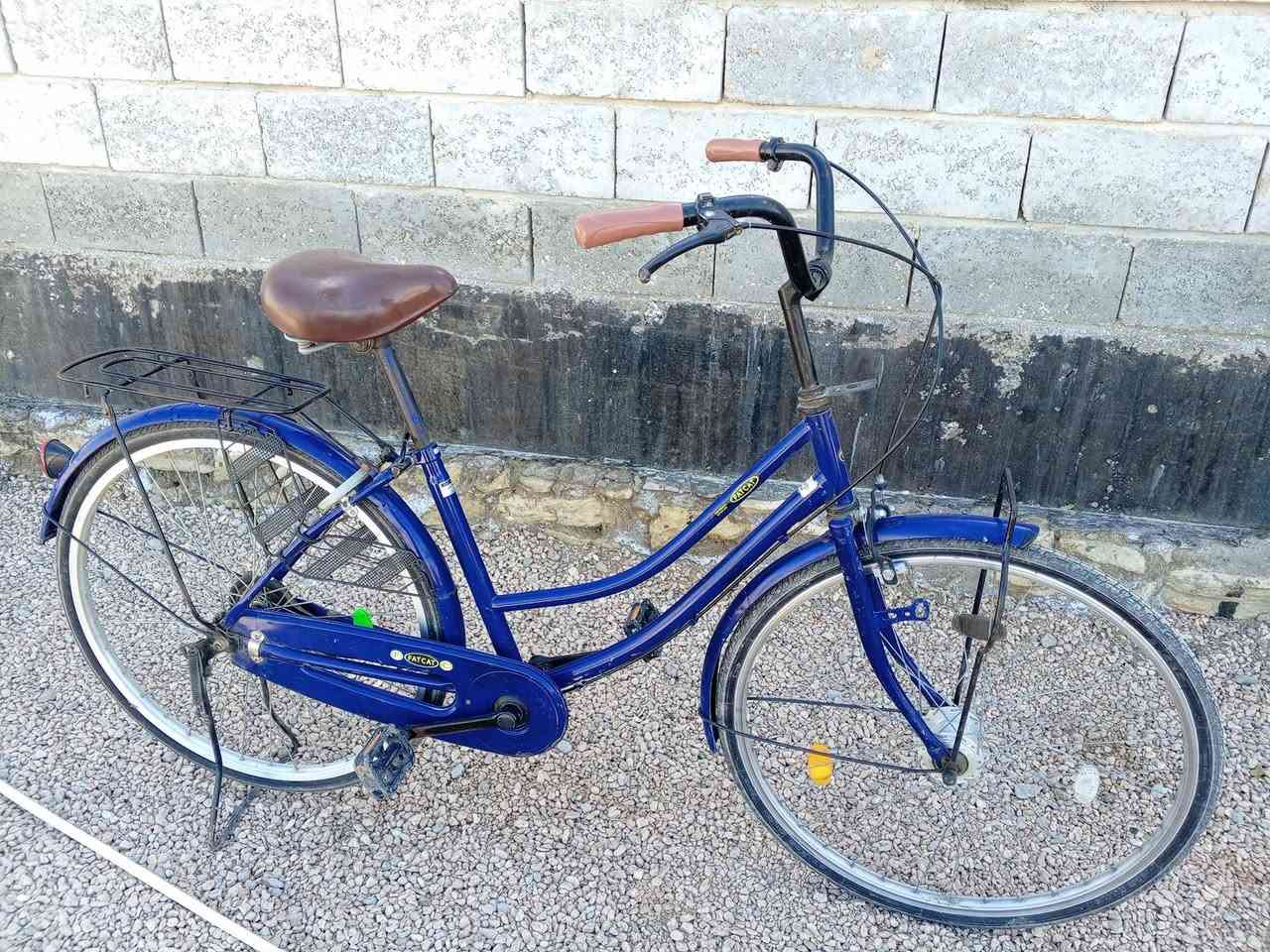 بايسكل جديد بعده موديل 2020 ياباني اصلي حاويه لون ازرق العنوان السماوه للاستفسار علا الرقم ‏‪***********‬‏
