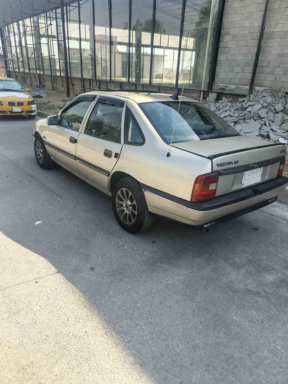 أوبل فكتره حجم ١٦ موديل ١٩٩١
سنويه إلى ٢٠٢٩
شرط التحويل من الشرعي محرك قبق أسود أسترا شرط وكير شرط طخم جديد 
تايرات جديد وويل كب 
ستيرن باور 
صبغ دواوير ودوسات 
السياره جاهزه كابون بانزين وايرمنيه كلها شغاله ترايك وين ما يعجبك سياره مال جناي قفل مركزي 
السعر ٣٦ وبيها مجال شي قليل 
عنوان موصل الميثاق 
***********
*********** اخوان إني مكلف بل نشر إلي يحب يتصل ع رقم
