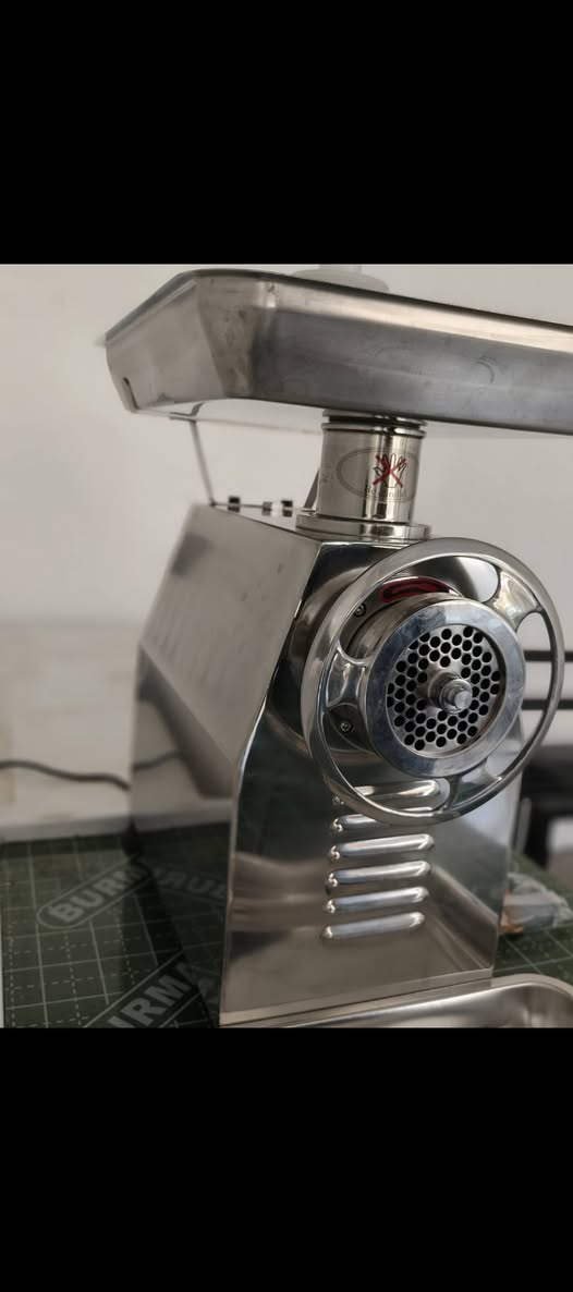 مثرمة جديد للبيع ما مستخدم ابدد فقط الشراي يتصل ويدلل ***********
