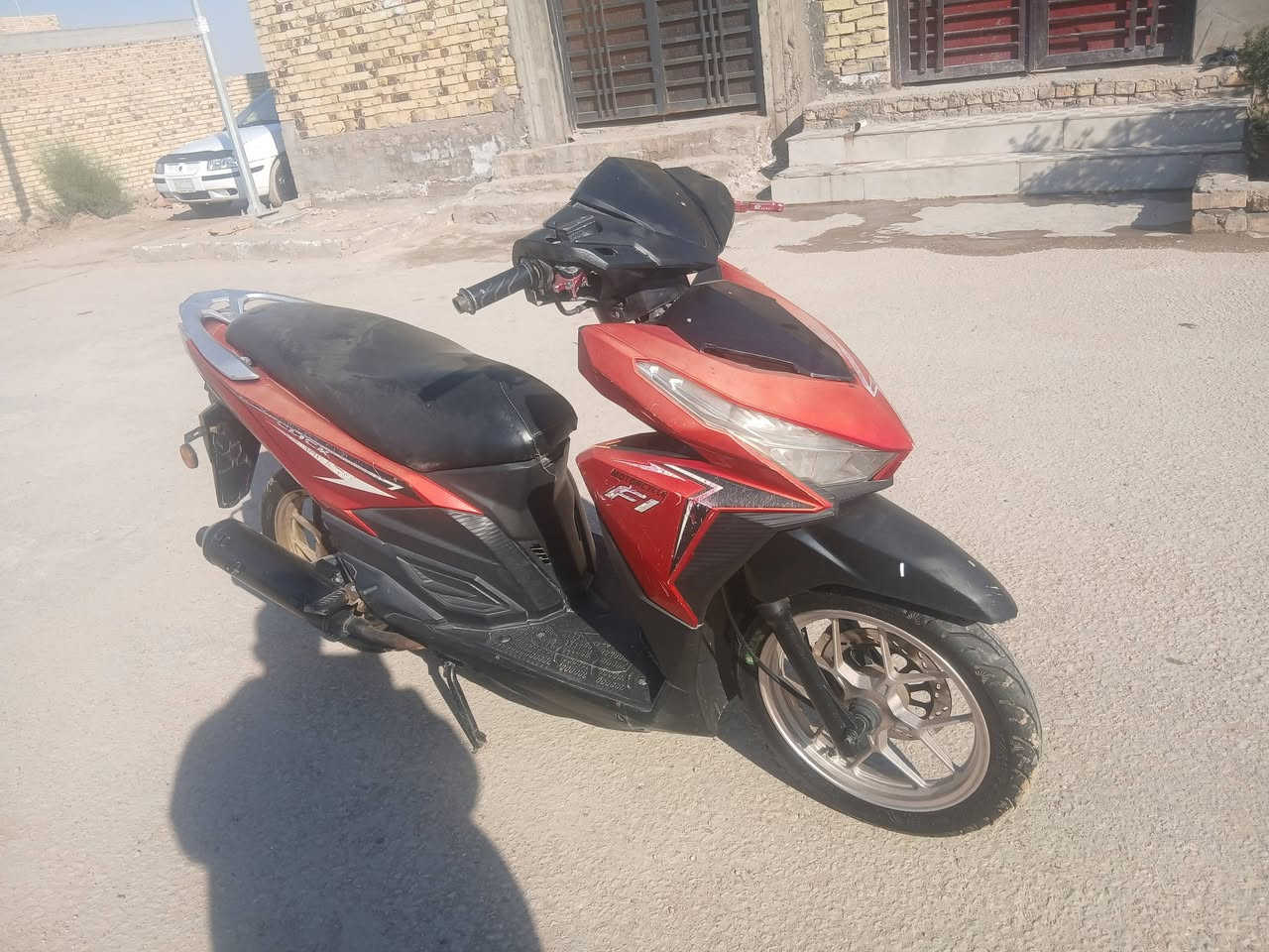 سلام عليكم للبيع هوندا ياباني دراجه جديده بس صارلي فترا تاركهه بعد ما تشتغل ولفات اريدهه ٢٥٠ خمسين واكعه مال تجفيتهه قفل ٢٠٠ دراجه جديده لايت عالي ناصي رماش دبل اشاره كله شغال كيجات سرعه لايت زنون مكاني ديوانيه تقيه 
***********
