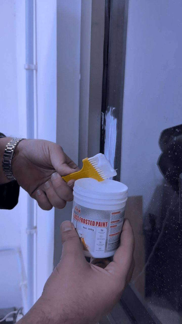 🪟✨ حوّل الزجاج الشفاف إلى زجاج مطفي بلمسة وحدة! ✨🪟
حل عملي للحفاظ على الخصوصية مع بقاء الإضاءة طبيعية 👌
🔹 الاستخدامات:
✔️ نوافذ المنازل والمكاتب
✔️ أبواب الحمّامات الزجاجية
✔️ فواصل المكاتب
✔️ المطابخ، غرف المعيشة وغرف النوم
✔️ مشاريع DIY وتجديد الزجاج
🌟 المميزات:
✔️ تأثير زجاج مطفي واضح يسمح بمرور الضوء ويمنع الرؤية
✔️ خصوصية عالية وغير شفاف للرؤية المباشرة
✔️ التصاق قوي وثبات ممتاز بعد الجفاف
✔️ سريع الجفاف ومقاوم للتآكل
✔️ غير ضار وخالٍ من المواد الضارة
✔️ لا يصفر مع الوقت
✔️ سهل التطبيق (فرشاة أو رول)
✔️ مناسب للاستخدام الداخلي
⚖️ وزن العبوة: 300 غرام
🏭 بلد المنشأ: الصين
📌 ملاحظات:
• يُفضّل تنظيف الزجاج جيدًا قبل الاستخدام
• يُترك ليجف تمامًا للحصول على أفضل نتيجة
• غير مخصص للأسطح غير الزجاجية
• يُحفظ بعيدًا عن متناول الأطفال
💰 السعر: 17,000 د.ع
🚚 توصيل مجاني لكل العراق
للتواصل والطلب:
📱 واتساب: ***********
📨 تليگرام: @Bzati
📢 القناة: https://t.me/Bazi3ti
