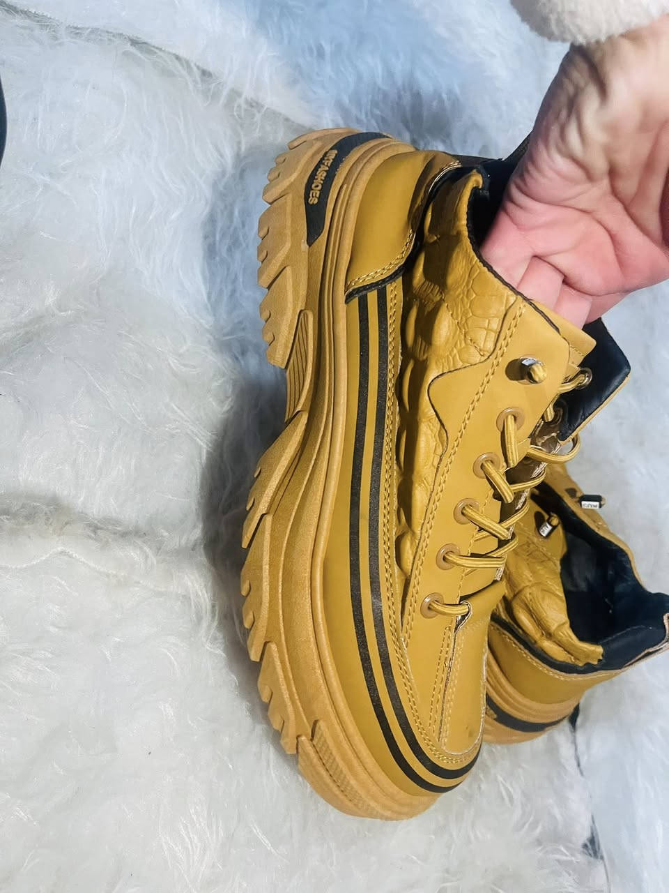 جميع حذاء منشور داخل الصفحه ب ٨ فقط قيسات داخل الصور


**إذا كنت صاحب هذا الإعلان وتريد حذفه لأي سبب، رجاءا أرسل رسالة إلى الدعم الفني**