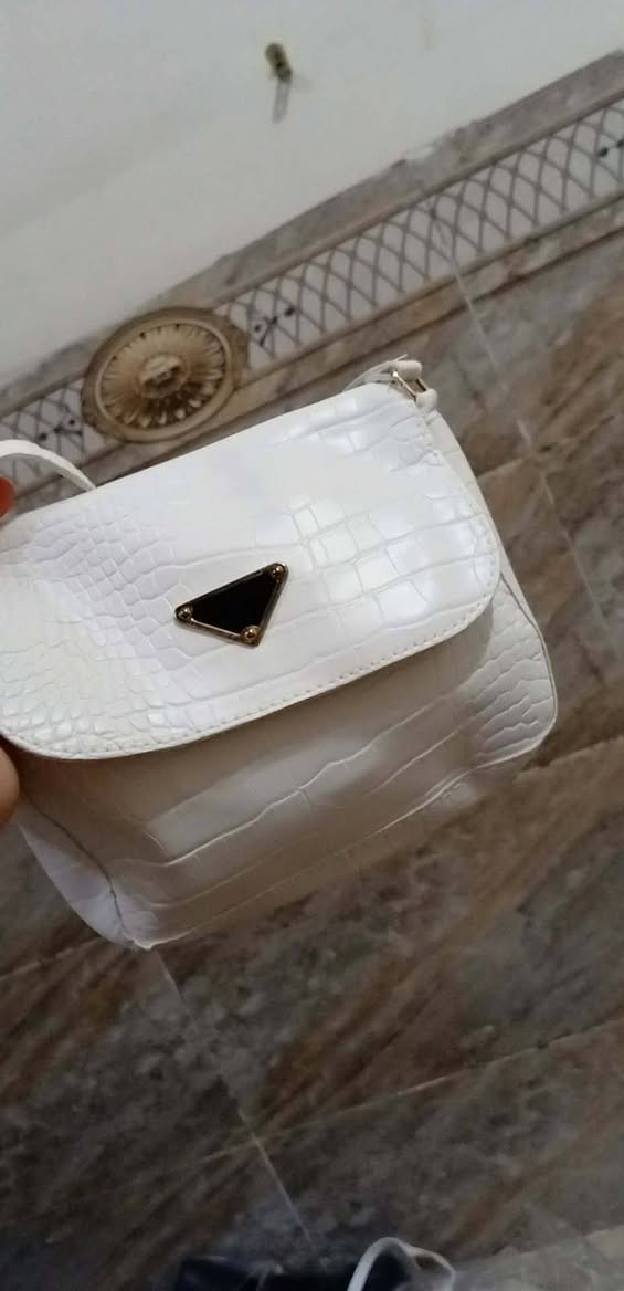 حقائب نسائيه للبيع للاستفسار***********
