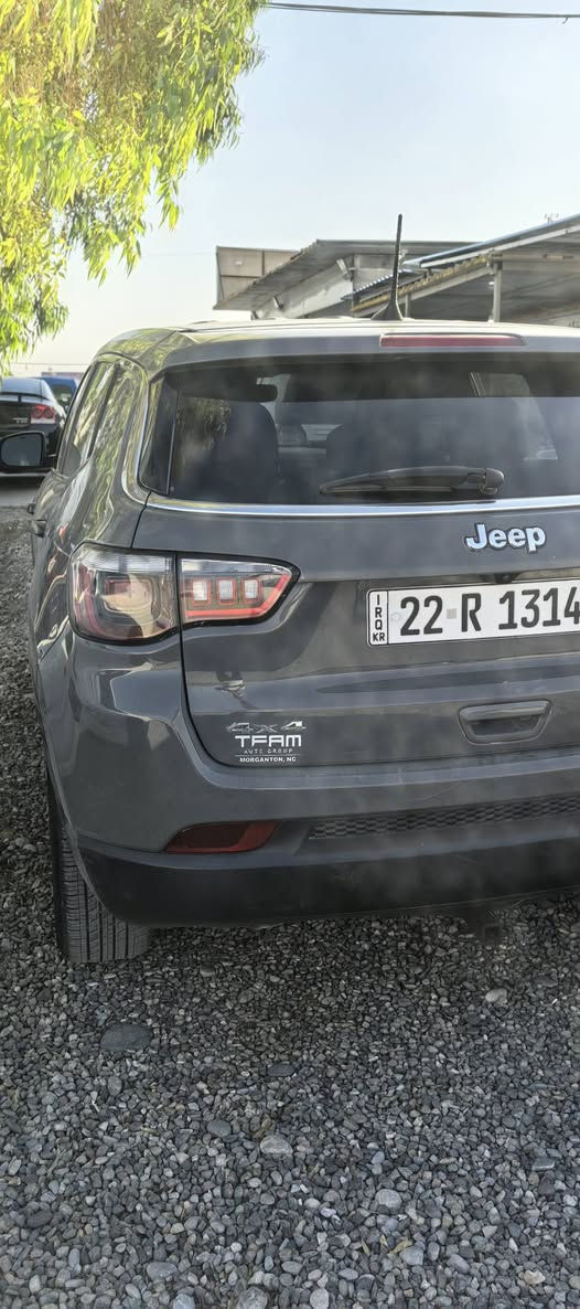 جيب كومباس  ٢٠٢٣فوول ماعدا بانوراما
محرك ٢٠٠٠ تيربو اقتصادى و قوى
دبل اكسل شاشة كبير رادار بصمة تشغيل عن بعيد 
ماشية فقط ١٥ الف مايل 
سيارة جديدة بل كارتون بمعنى الكلمة
ربع بنيت و جاملخ صبخ بدون دواخل
مكان سيارة فى اربيل
للاتصال***********
