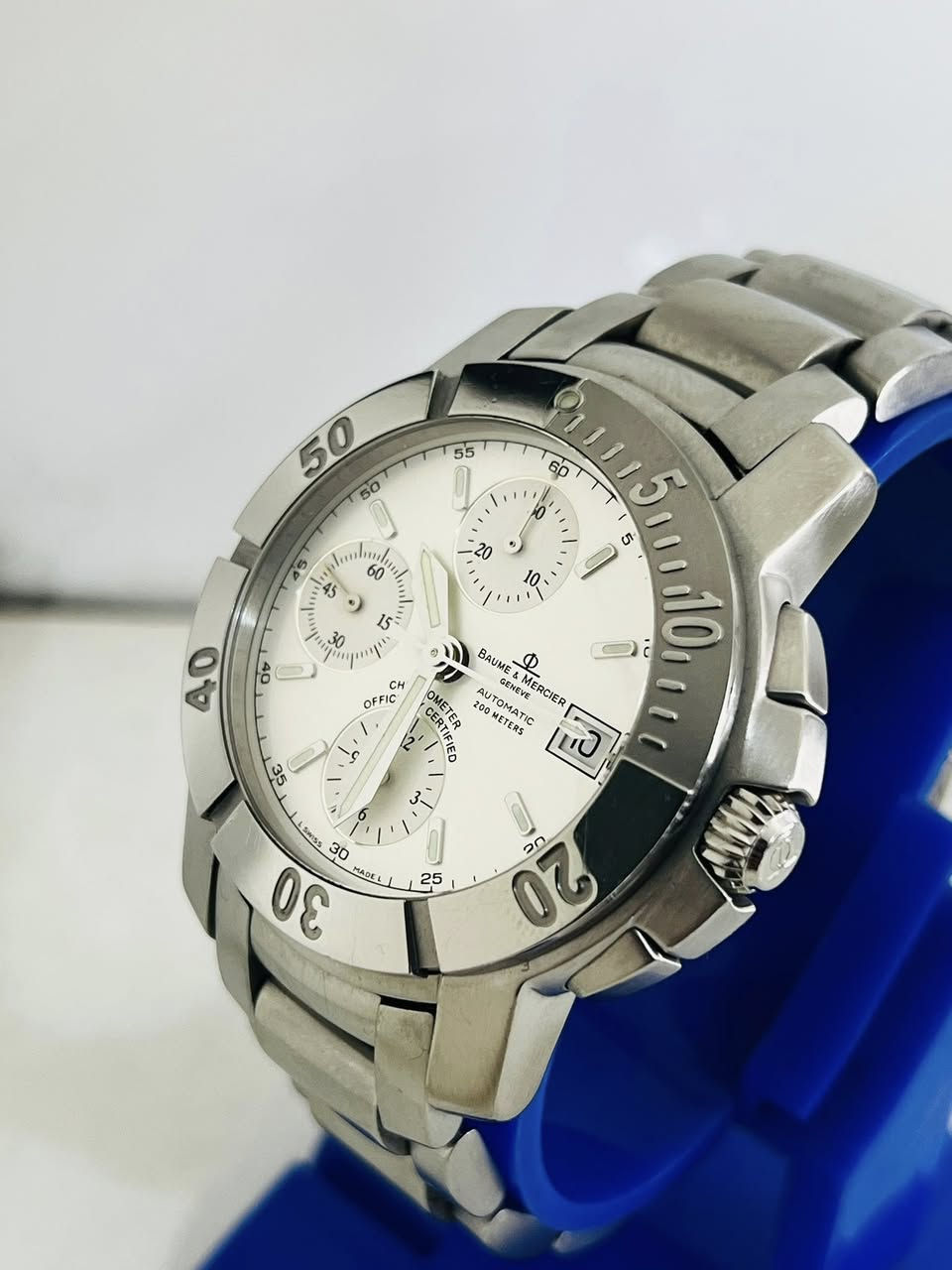 بسم الله الرحمن الرحيم 
بومارسيه جنيف
سويسرا اصلي 
مستخدم كل جديد 
معه العلبه. الاصليه 
اوتوماتيك 
كرونوكراف
طوق دوار متحرك 
رجالي 
قطر 40
200متر تحت الماء
ستانلس أستيل 
اراقام لمنوس
للمهتم بل شراء يتفضل خاص او الاتصال 
#الاستفسار***********
وكل الهله بيكم 
يوجد توصيل 
أمين هيثم الخضري للساعات
