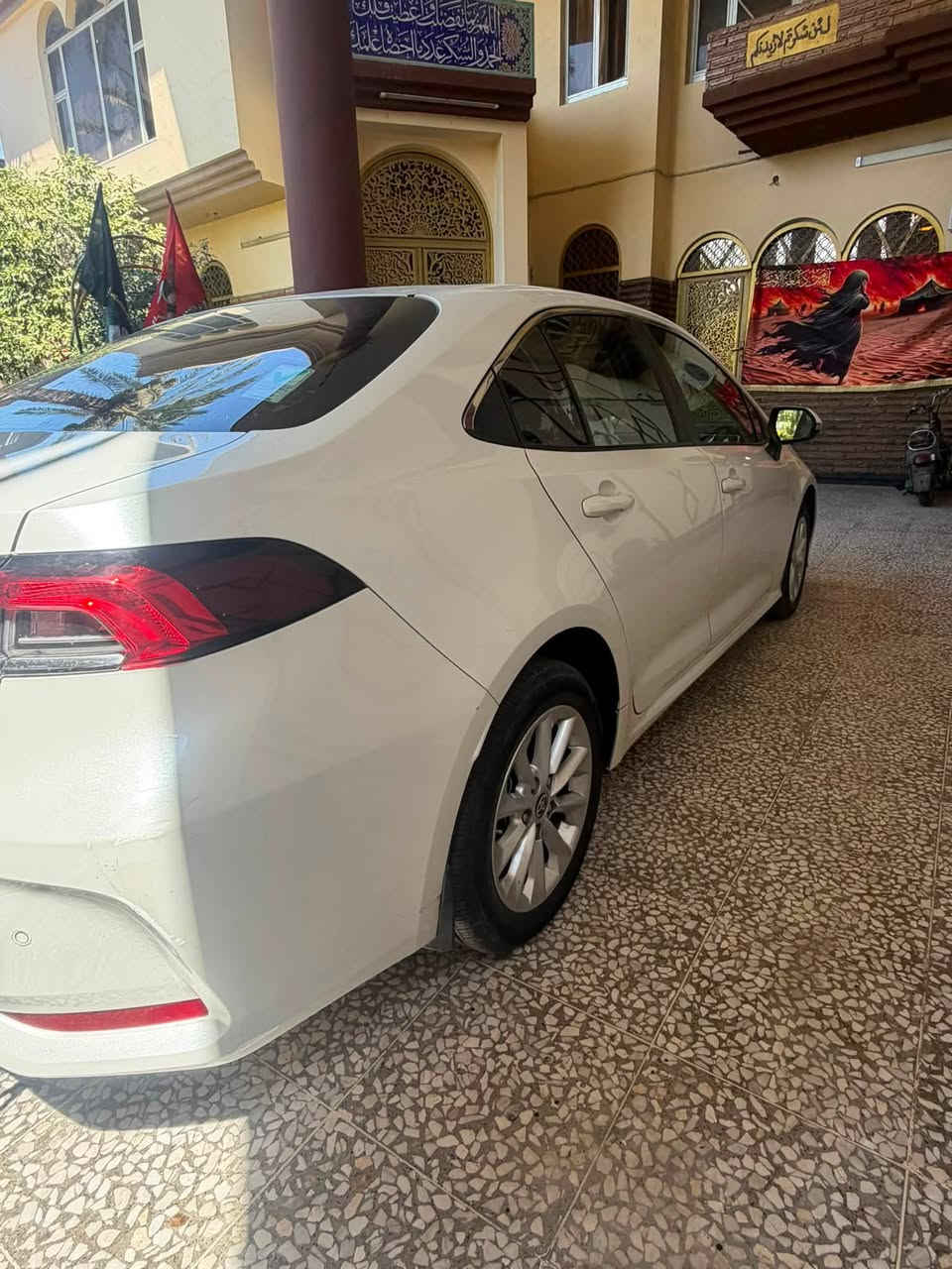 اسلام عليكم خوان   سياره تيوتا كورلا ساز  بانزين   مديل. 2022 سياره جداا نضيفه   جديده بعدها  سياره بيها صبغ بل باب 
مربع صغير بس كلها زيرو  سياره ماشيه 96 الف كيلو متر   
محرك 1800   بانزيها كله محسن ادير الها   فتحه بيها  
*********** سعر واتساب
