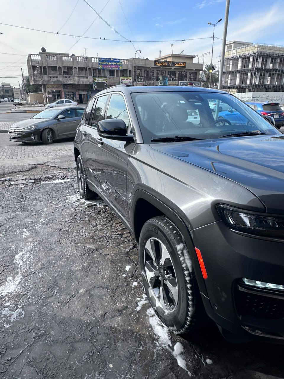 سلام عليكم 

جيب هايبرد موديل  23 امريكي للبيع 

بتره 5 مقعد 

رقم بغداد سنويه جديده 

ولسنوار موجود بلمنشور 

فول 3 شاشات بنوراما السياره نضيفه مبيه اي نقص ماشيه 57 حقيقي مكانه السيديه قطر الندى ومكلف بنشره
 السعر 270 ورقه 

 ***********
