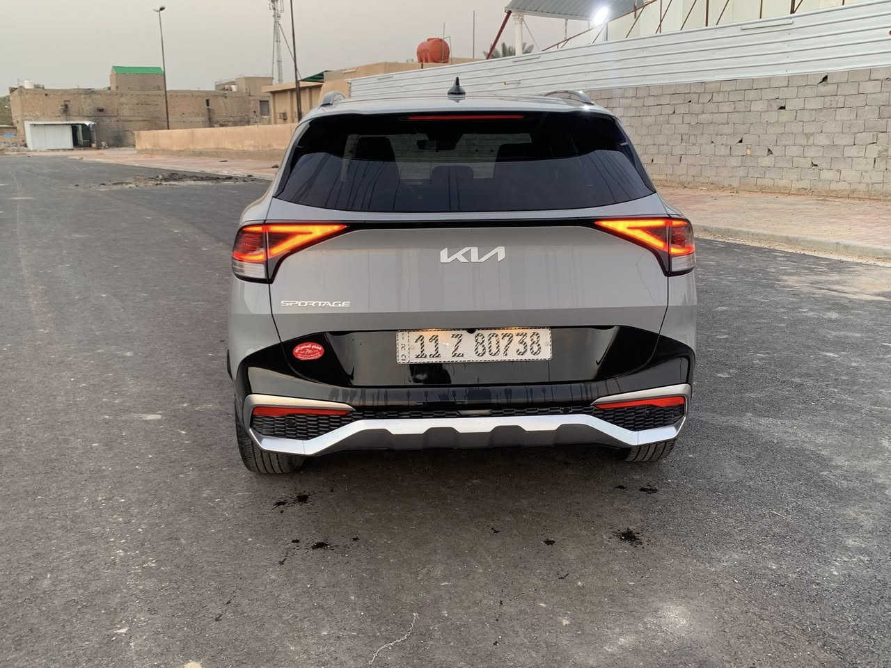السلام عليكم كيا سبورتج 2024 SX ((للبيع))
لون اسمنتي (مميز )
مرقم بأسمي

المواصفات 
1.بانوراما
2.حساسات خلفيه 
3.رادار امامي 
4. رادار خلفي + كامرة خلفيه
5. لايت لد فول زنون
6.شاشة كبيرة
7.صندوك كهربائي
8. كشنات جلد ( ماروني داخل كامل)
9.كشن كهرباء
10.تدفئة مقاعد
11.تحكمات ستيرن كاملة
12.ميزة car play

السيارة فقط البنيد مبدل و دعامية نفس اللون 
للاستفسار *********** السعر 230$
