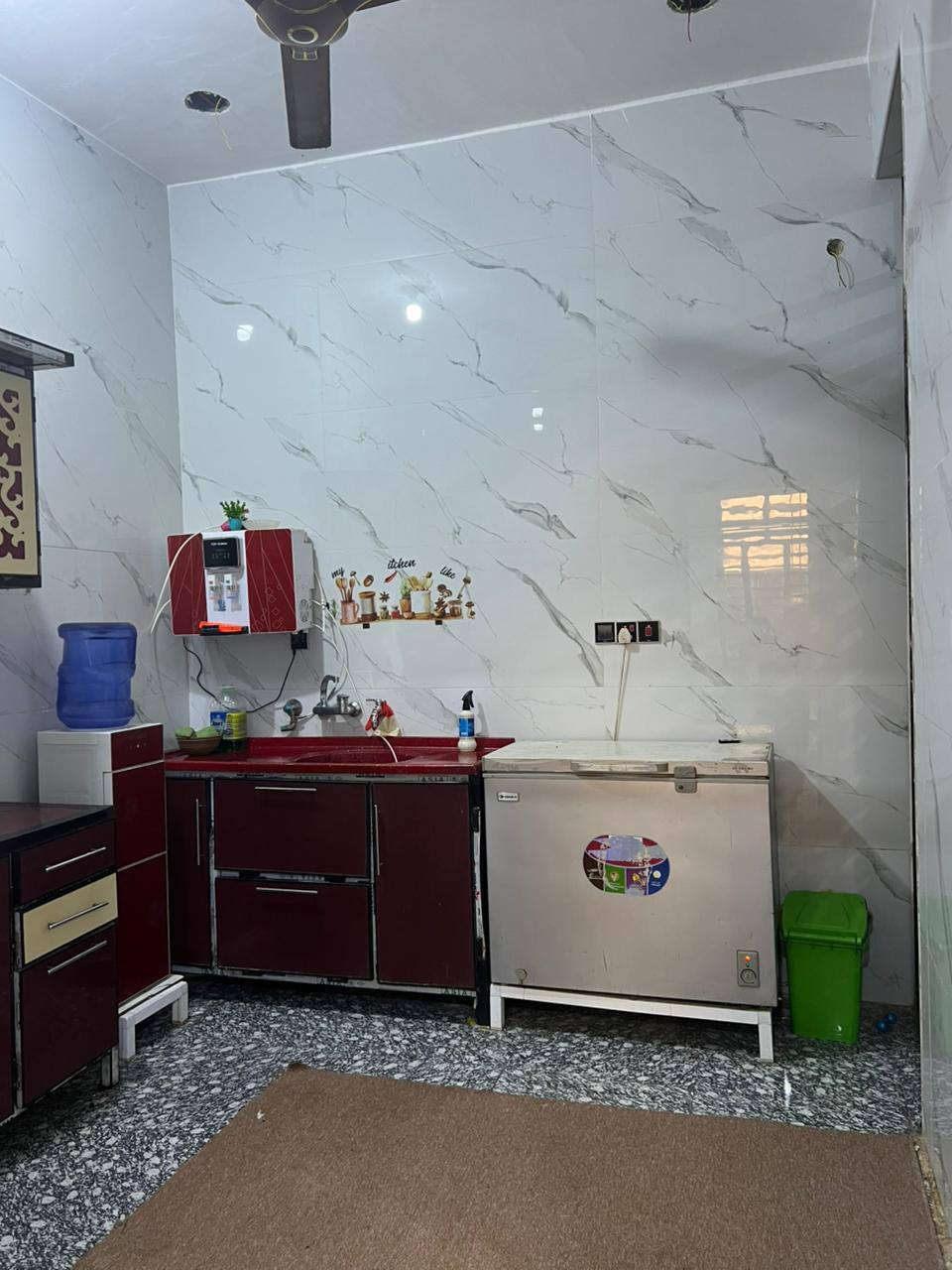 بيت لبيع ١٠٠م طابو صرف حي الفداء شارع ابو لبنان قرب لواقعه ***********
