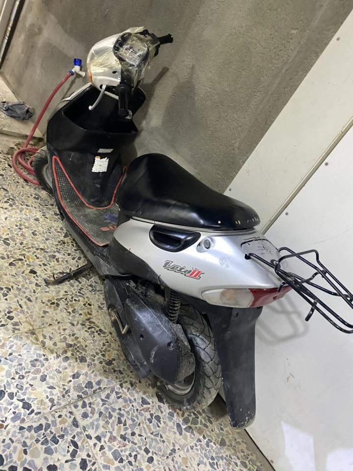 دراجه ساسوكي للبيع نضيف مكينه نضيفه كهربايت شغال كلها كلوب هون بكلايت اشاير سلف كلهن شغالت تعال ومشي مكينه ناعمه سعرها ب ٢٥٠بيها مجال  اوراق للطيبين مكاني حي العكسري ***********
