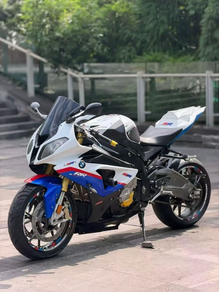 Bmw S1000RR
٢٠١١
٥٣٠٠$
***********

سلام عليكم شباب خلال 15 يوم راح يطلع حاويه جديده والدراجات تجي كاملات بدون تفصيخ والي يريد يحجز خلي يحجز من هسه ويتواصل ويانه والدراجات تجي شرط گير ومحرك وبدون حادث مكفول مع تحياتي للجميع

🚢 مدة الوصول إلى السليمانية:
⏳ من 45 إلى 90 يوم بعد الدفع

📞 أرقام التواصل:

 • ***********

‏‎📢 تنويه مهم:
أعزائي الكرام، جميع الدراجات النارية الموجودة خارج البلد تصل خلال 45–90 يوم.

🌹 شكر خاص لإدارة الكروب
کروپ فیسبوک https://www.facebook.com/share/g/1D8xBUZevA/?mibextid=wwXIfr
🎥 تابعونا على تيك توك:
‏👉 https://www.tiktok.com/@madeinjapan919
‏👉 https://www.tiktok.com/@samuraiskill1

📌 يمكنكم متابعتي على تيك توك لمشاهدة أحدث الدراجات
