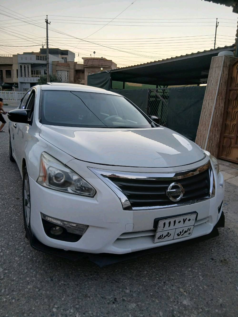نيسان التيما 2013 وراد امريكي  بيها ٤ قطع ونص  . بصمه سلايت تحكمات ستيرن abs كروز سرعه كامره كشن كهربائي تبريد تدفئه  فول مواصفات كير محرك شرط عليها غرامه ١٣ ورقه شرط التحويل 