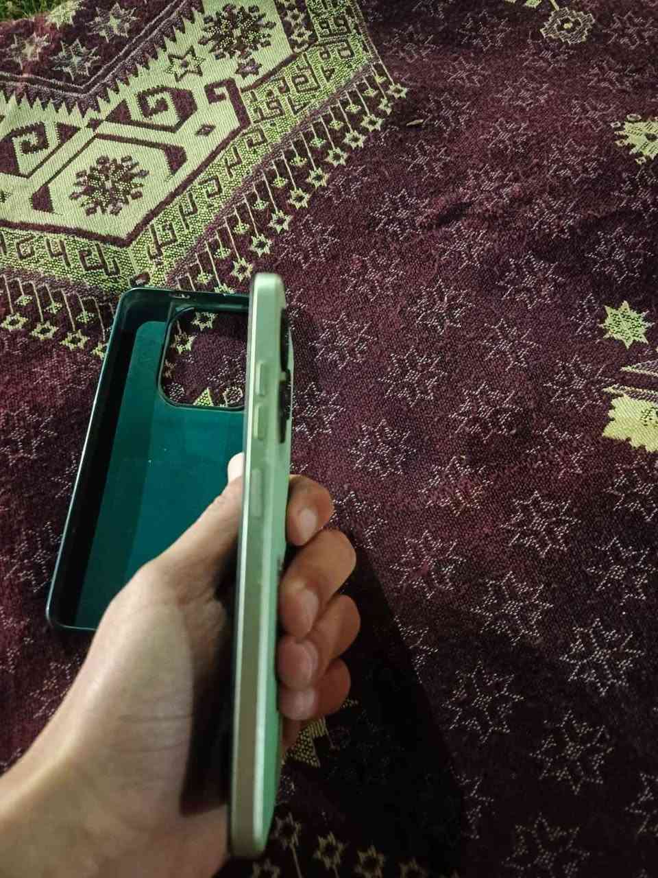 السلام عليكم جهاز لبيع 
نوع/ تكنو سبارك 
دبل سيمكارت 
ذاكرة 64
جهاز نضيف لا مفتوح ولا مشخوط ولا مكسور سعر 75 *********** Singapore
