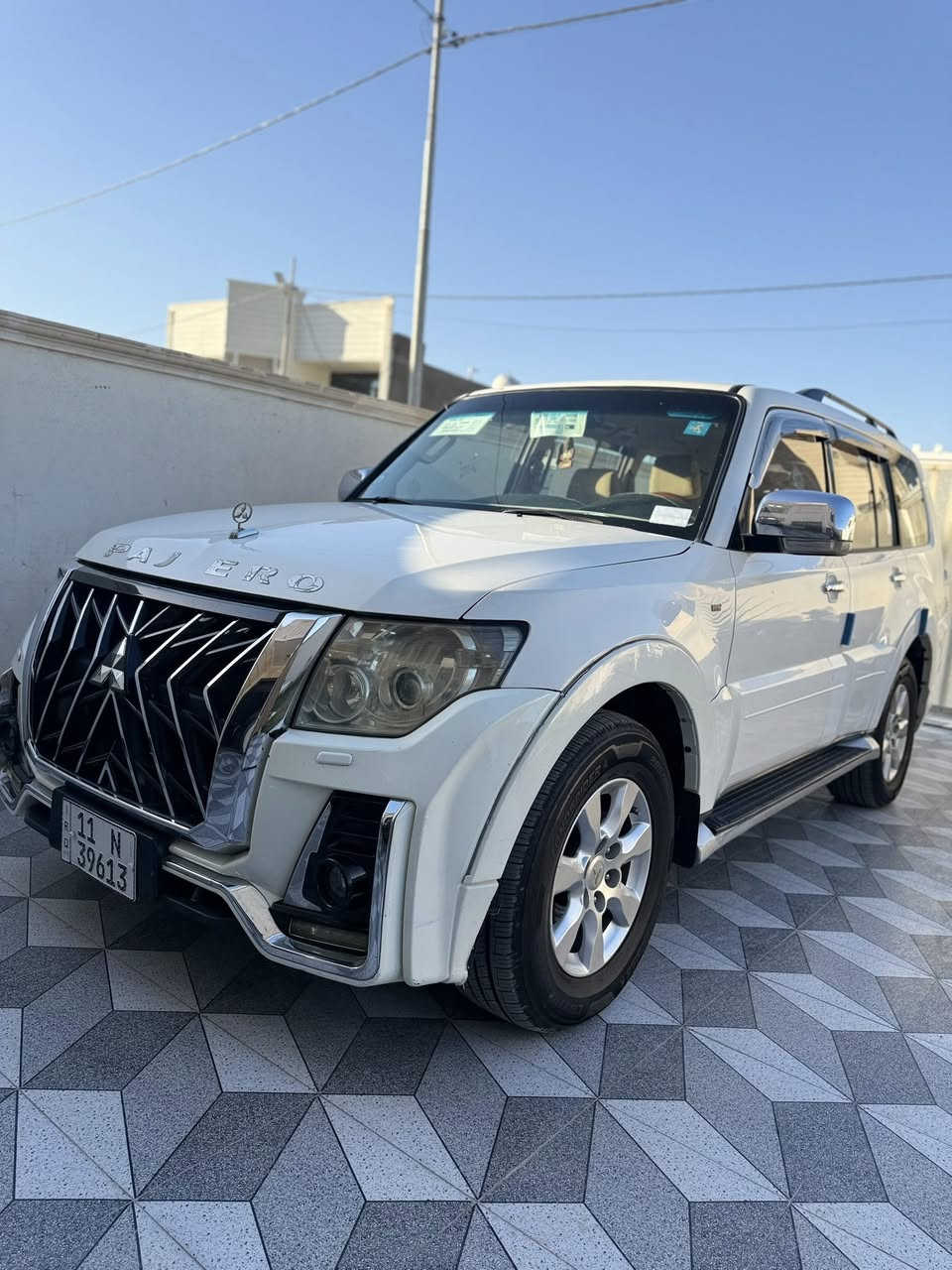 السلام عليكم 
باجيرو للبيع سيارة جديدة وجاهزة من كل شي 
مكاني الصويرة 
*********** 
السعر جدا مناسب بيع سريع 
سونار موجود
