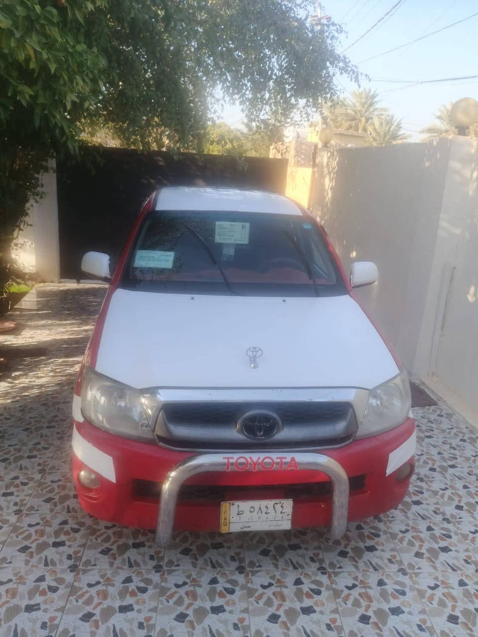 السلام عليكم للبيع
بيكم تويوتا هايلوكس
موديل  2011 
رقم بغداد    مشروع وطني. تحويل    
سياره بيها بنيد وچاملق  
سياره جديده.     
السعر 140 وبيها مجال للطيبين.  
رقم الهاتف ***********
المكان الرمادي
