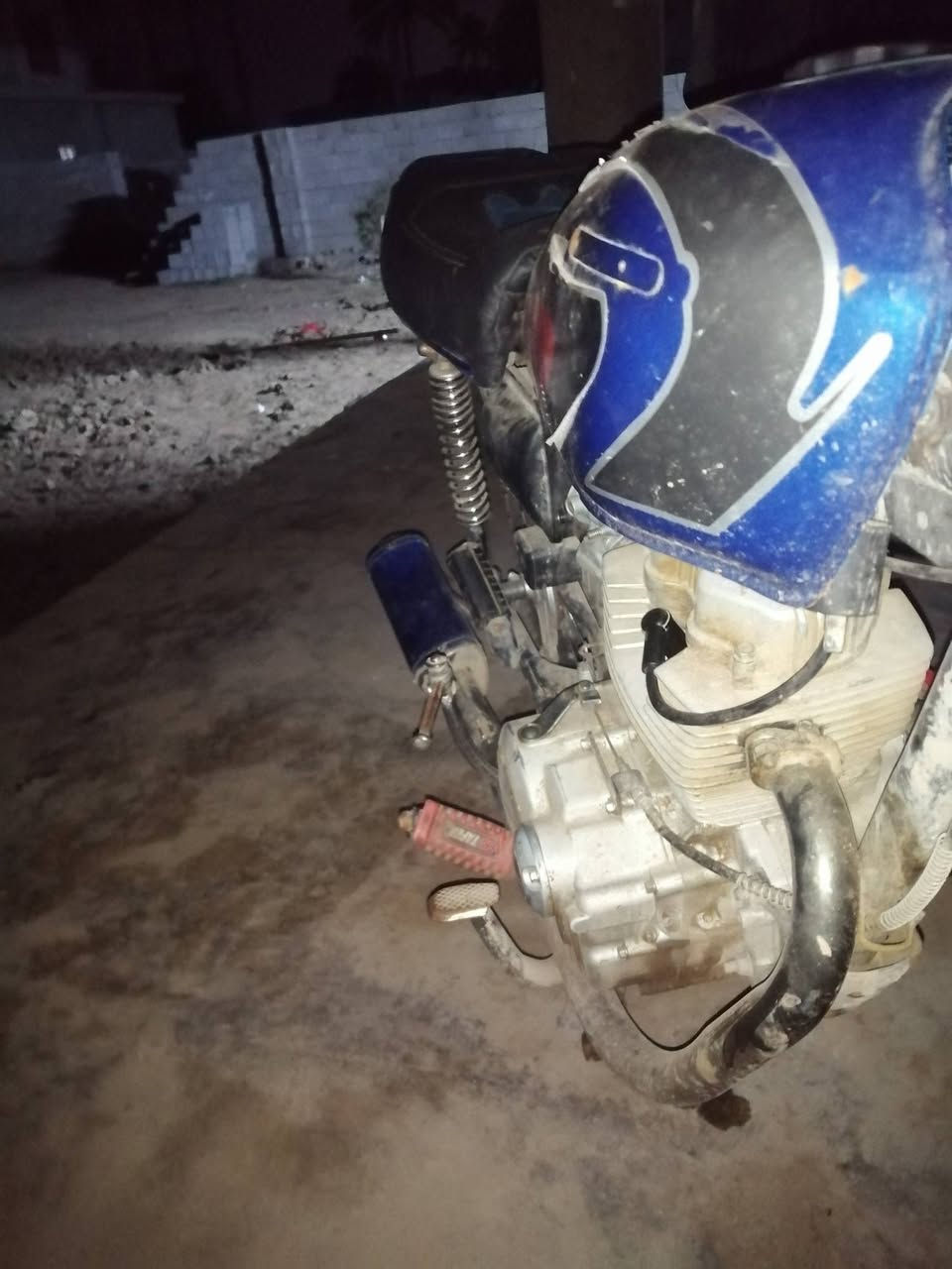 السلام عليكم شباب موتور للبيع موديل 21 مبروك سعر 250
***********
