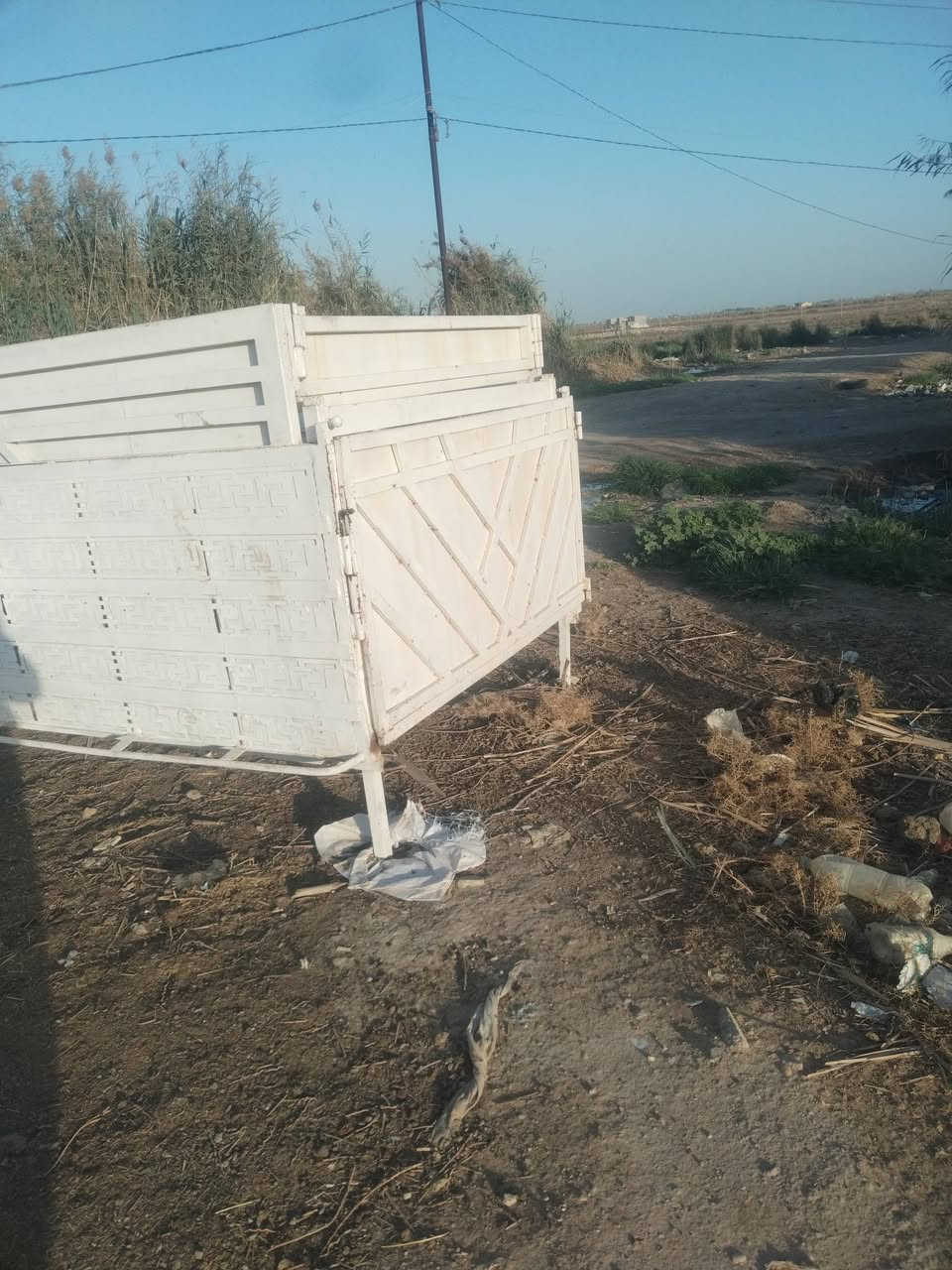 محجر كيا نثيه قاطين ارتفاعه ١٢٠ العنوان واسط قظاء النعمانيه السعر ٤٥٠وبيه مجال ***********
