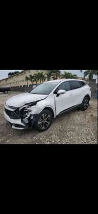 سبورتج ٢٠٢٤ أبيض بدون ايرباك تبديل جاملغ فقط وشبر بل البنيد ماشيه ١٨٠٠...