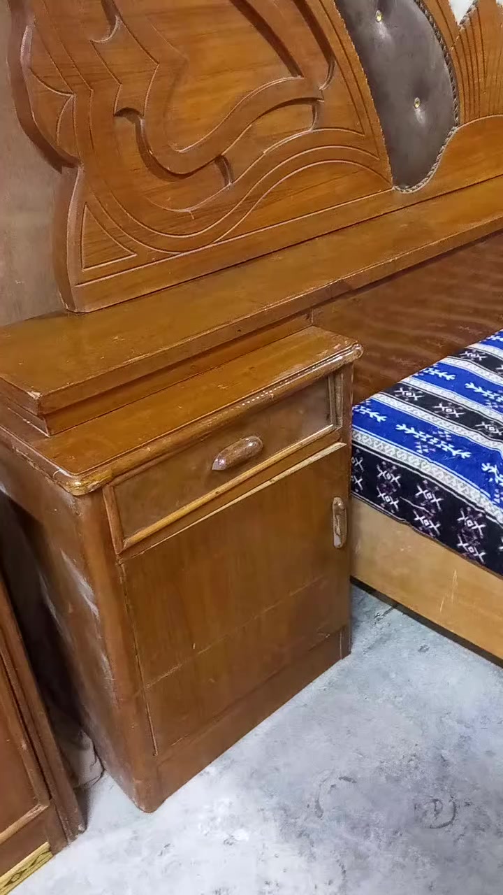 يارزاق يارزاق مكلف بلنشر غرفه للبيع السعر 650بيه مجال لشراي مكان حي الحكيم كوت اتصل ***********
