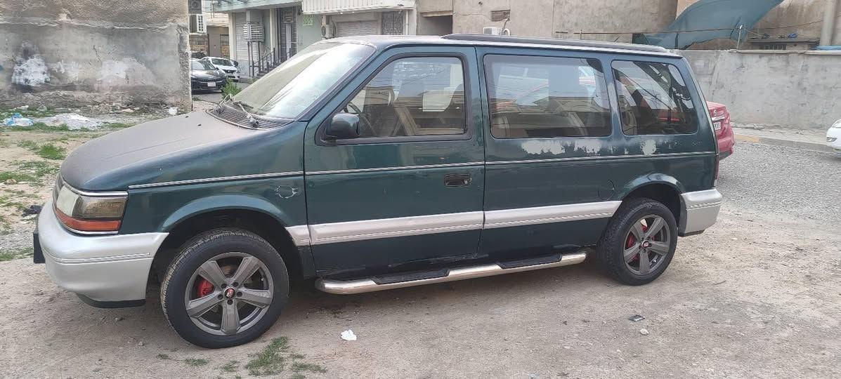 دوج كلايزر 1995 كير محرك كامري 2200 سياره بلاديه ما بيها لا ضربه ولا خياس رقم كركوك  مشروع وطني 2028 بيها دفتر بنزين صدر امامي خلفي جديد تخم تايرات وياله جدد كهربائياتها كلها شغاله سعرها 45 بيها مجال مكانها بكركوك ***********
