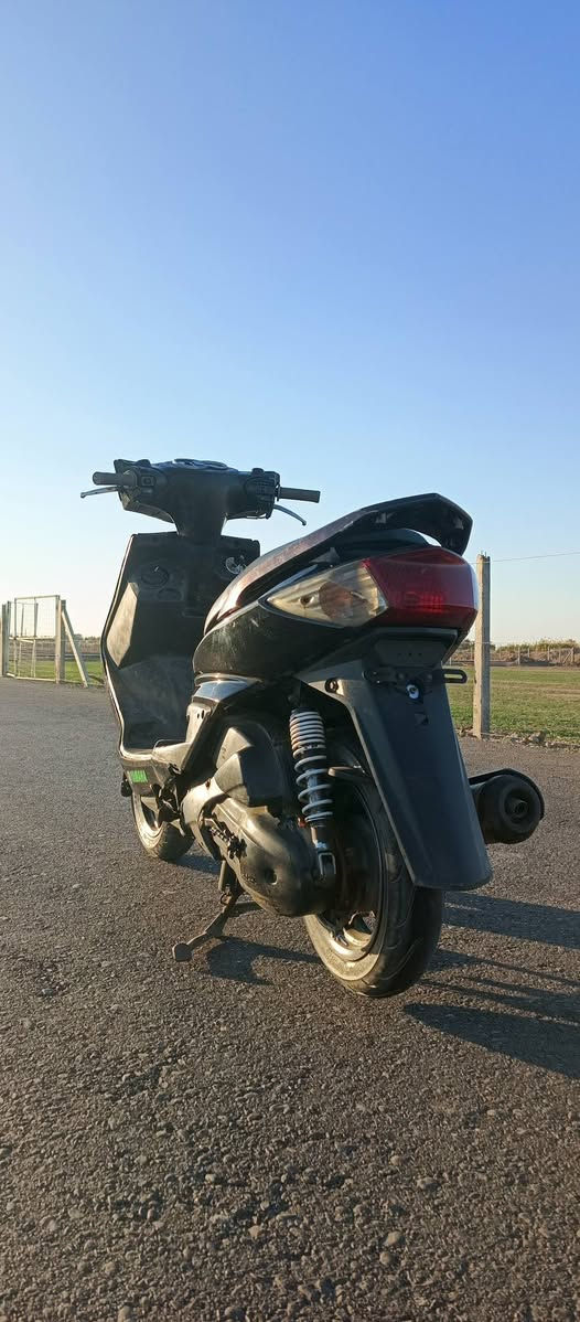 سلام عليكم متاح دراجة سكنز 140شغالة سلف أو هندر كهرباء كلهة شغالة تايرات بريك بس خلفي شغال مكاني تاجي سعر 400او بيعة مجال للطيبين رقمي***********وشكرآ
