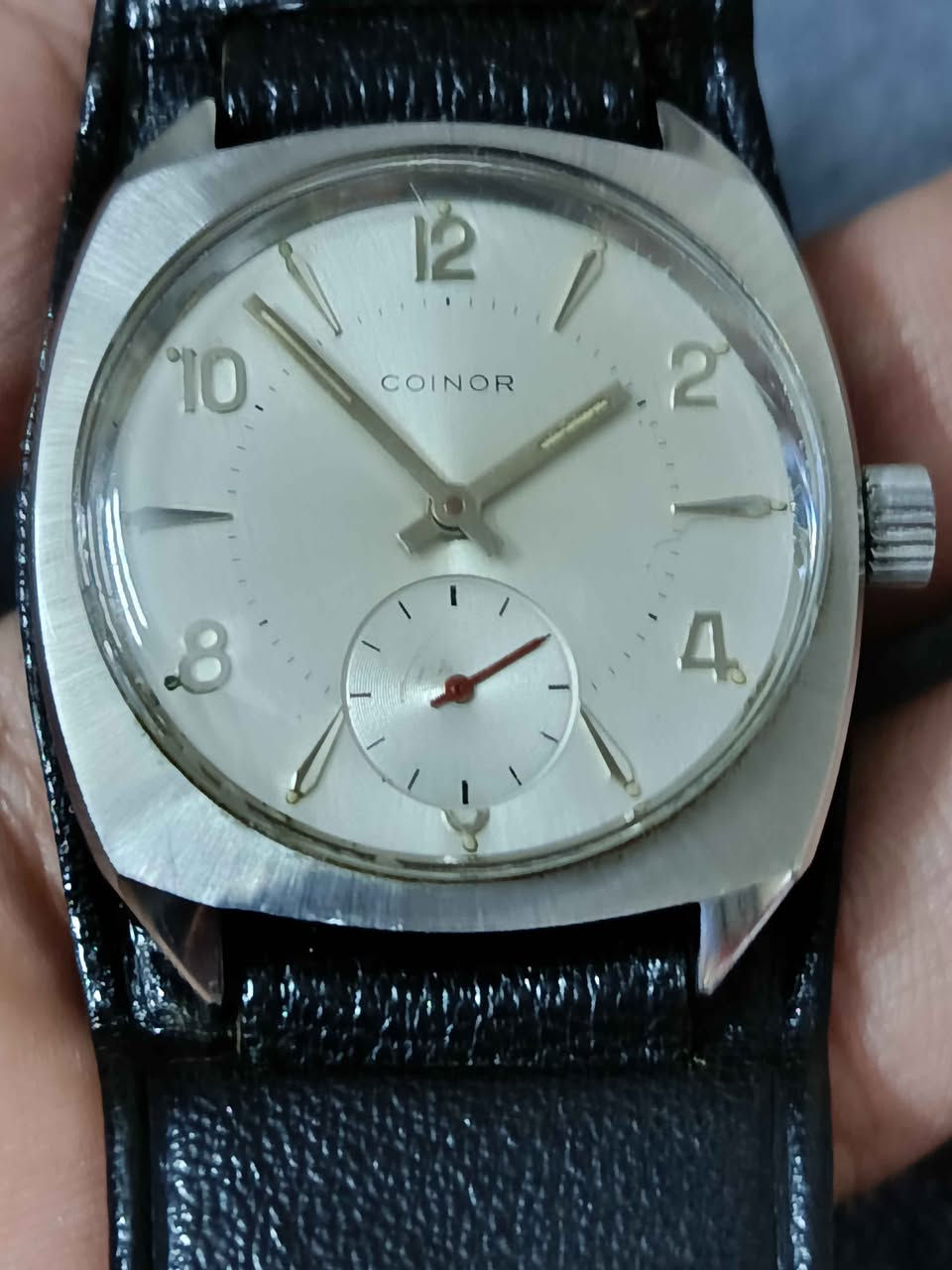 تحفة من زمن الاناقة
ساعة كوينور سويسري
انتاج الستينات
نصب تكويك سنتر ثواني منفصل
قطر جامبو ٣٨ ملم
نظافة عالية جدا
السعر ١١٠ الف بغداد, العراق


**إذا كنت صاحب هذا الإعلان وتريد حذفه لأي سبب، رجاءا أرسل رسالة إلى الدعم الفني**