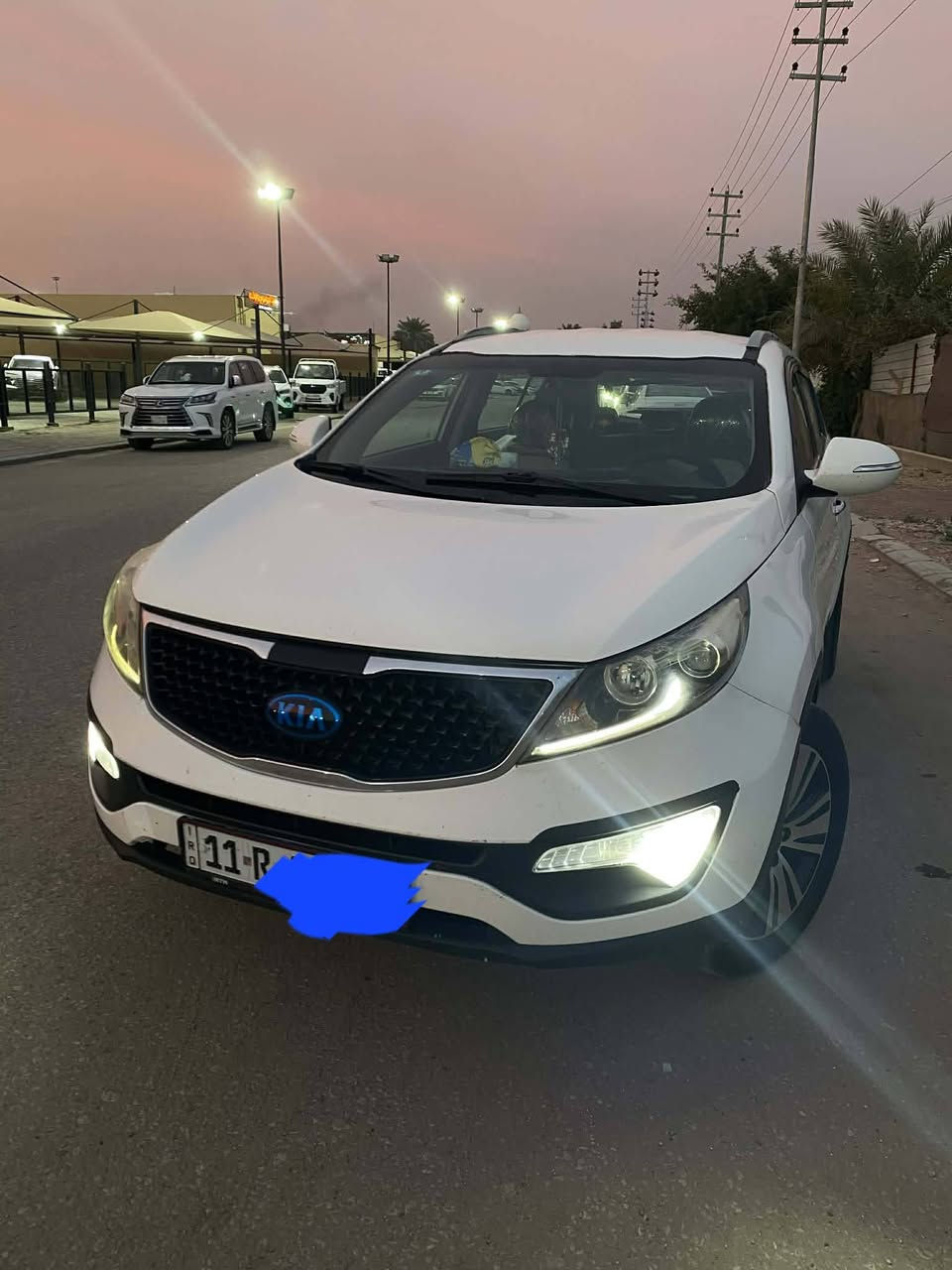 سلام عليكم 
سبورتج 2016 خليجي سياره جاهزه عل اخر شي 
سياره بيها قطع صبغ ابيع عام 
كير محرك خير من الله تخم تاير كوري جديد 
مواصفات :-
تحكم ستيرن 
حساسات خلفيه 
شاشه وكامره 
مري شفط اشاير مري 
شباج خليه لمرغوب 
سعر 128 وبيها مجال 
***********
غير متواجد عل فيس
