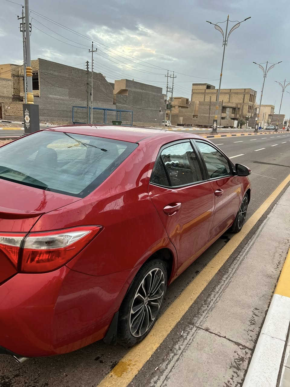 سلام عليكم
كورلا مديل 2015 امريكيه بيه بنيد وجاملغ خلفي بيه بالباب بارد 
السياره S فول  رقم اربيل سنويه بسمنه  السياره حلوه عندي سونار بيه قديم مصار بيه شي 
 غير بس البارد بالباب 
 السعر 118 وبيه مجال قليل 
السياره موجوده بكربلاء   

#الجميع 
***********
